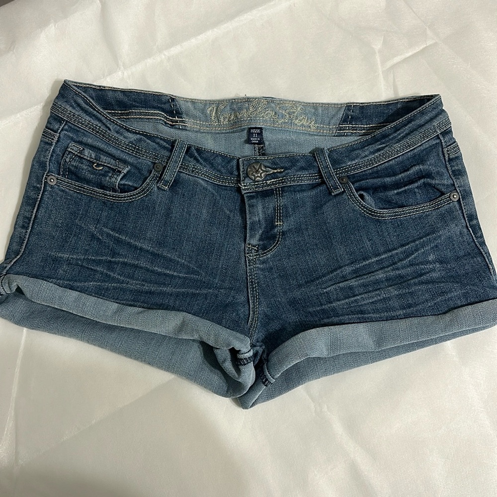 Vanilla Star | Medium Wash Denim Shorts Size 11 Rolled Cuff Stretch